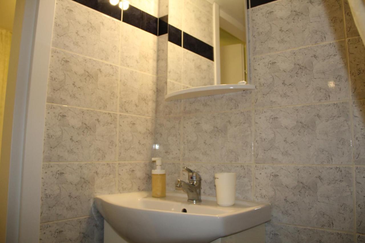 Eirina Apartment *